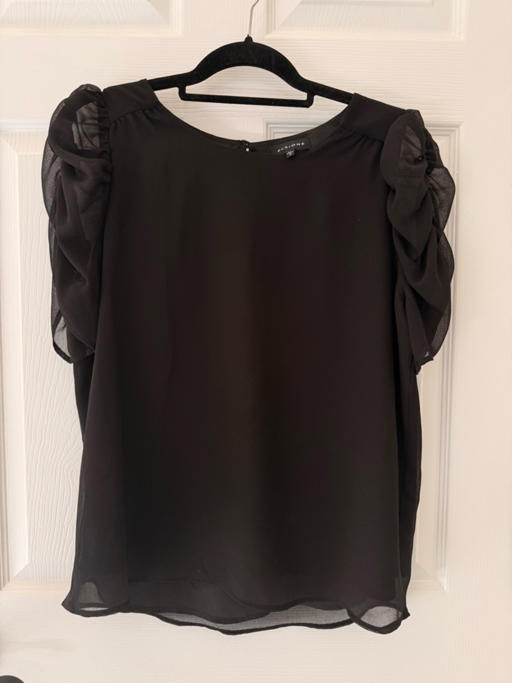 Pleione Black Puff Sleeve Blouse